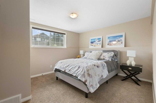 164 Hillcrest Boulevard, Strathmore, AB - Indoor Photo Showing Bedroom