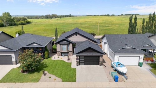 164 Hillcrest Boulevard, Strathmore, AB - Outdoor With Facade