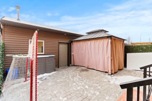 47 Wolf Willow Boulevard Se, Calgary, AB - Outdoor With Exterior