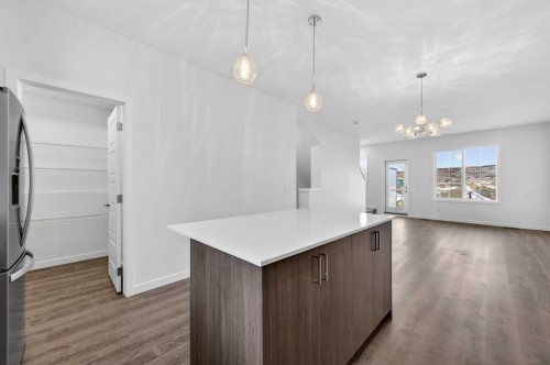 56 Creekside Drive Sw, Calgary, AB - Indoor Photo Showing Kitchen