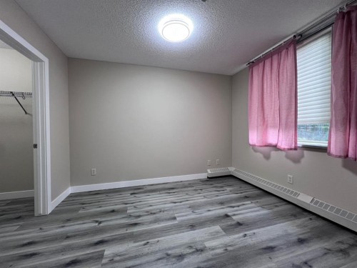 104-2727 28 Avenue Se, Calgary, AB - Indoor Photo Showing Other Room