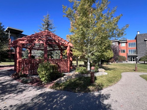 104-2727 28 Avenue Se, Calgary, AB - Outdoor