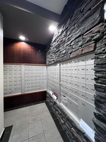 104-2727 28 Avenue Se, Calgary, AB - Indoor Photo Showing Other Room