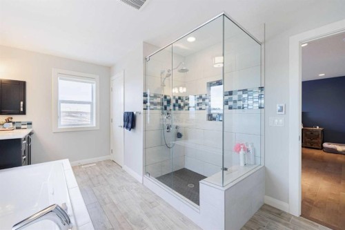 155 Crestridge Hill Sw, Calgary, AB - Indoor Photo Showing Bathroom