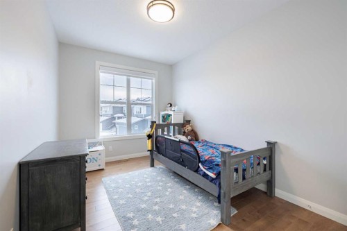 155 Crestridge Hill Sw, Calgary, AB - Indoor Photo Showing Bedroom
