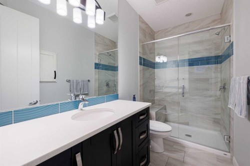 155 Crestridge Hill Sw, Calgary, AB - Indoor Photo Showing Bathroom