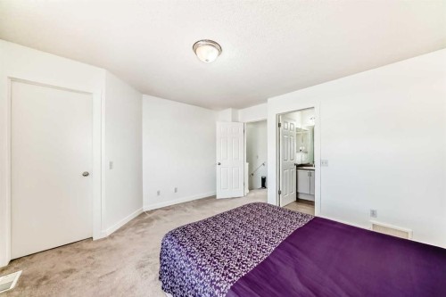 294 Elgin View Se, Calgary, AB - Indoor Photo Showing Bedroom