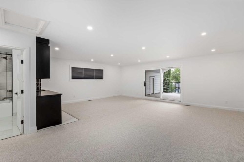 2032 41 Avenue Sw, Calgary, AB - Indoor Photo Showing Other Room