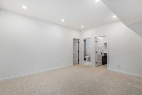 2032 41 Avenue Sw, Calgary, AB - Indoor Photo Showing Other Room