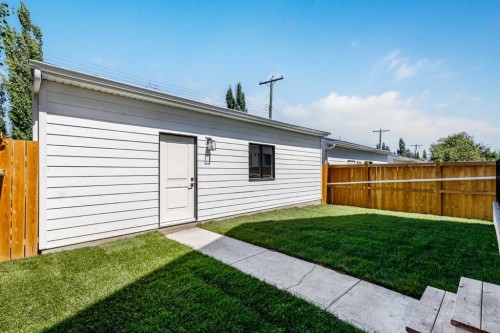 2032 41 Avenue Sw, Calgary, AB - Outdoor