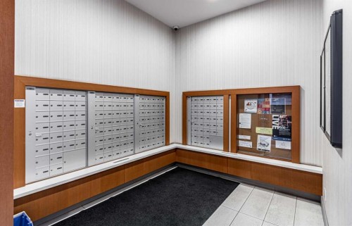 205-519 Riverfront Avenue Se, Calgary, AB - Indoor Photo Showing Other Room