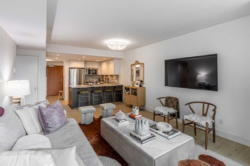 205-519 Riverfront Avenue Se, Calgary, AB - Indoor Photo Showing Living Room