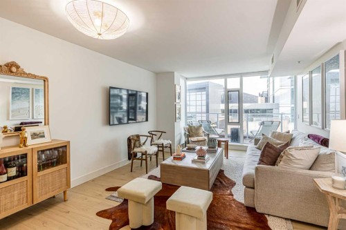 205-519 Riverfront Avenue Se, Calgary, AB - Indoor Photo Showing Living Room