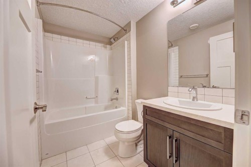 70 Masters Crescent Se, Calgary, AB - Indoor Photo Showing Bathroom