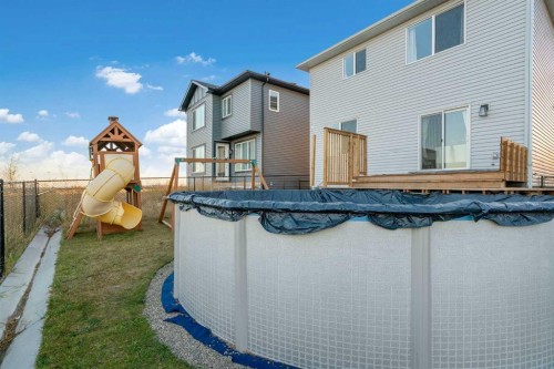 818 Edgefield Street, Strathmore, AB - Outdoor