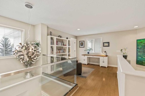 18 Simcoe Terrace Sw, Calgary, AB - Indoor Photo Showing Other Room