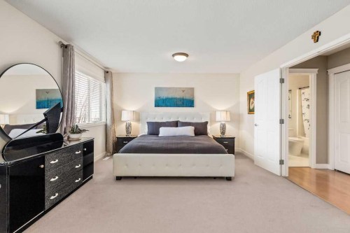 18 Simcoe Terrace Sw, Calgary, AB - Indoor Photo Showing Bedroom