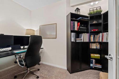 18 Simcoe Terrace Sw, Calgary, AB - Indoor Photo Showing Office