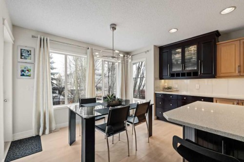 18 Simcoe Terrace Sw, Calgary, AB - Indoor Photo Showing Dining Room