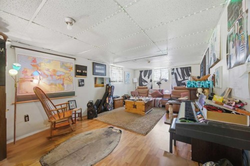 1339 11 Avenue Se, Calgary, AB - Indoor Photo Showing Other Room