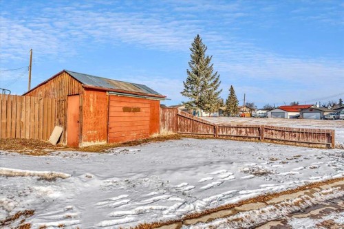 427 Cole Crescent, Carseland, AB - Outdoor