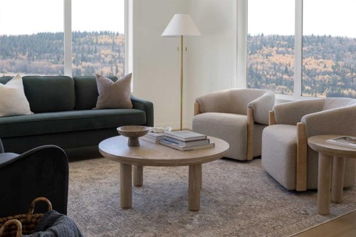 28 Sunvalley View, Cochrane, AB - Indoor Photo Showing Living Room