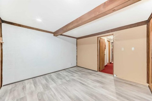 #11-380 Bermuda Drive Nw, Calgary, AB - Indoor Photo Showing Other Room