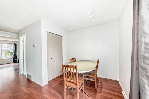 #11-380 Bermuda Drive Nw, Calgary, AB - Indoor Photo Showing Dining Room