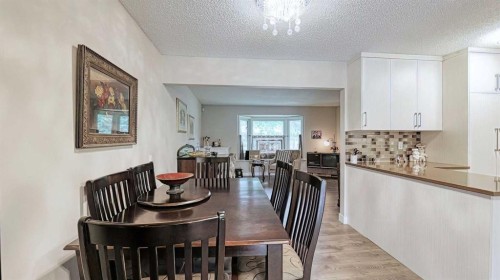 7508 7 Street Nw, Calgary, AB - Indoor Photo Showing Dining Room