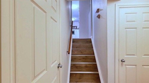 7508 7 Street Nw, Calgary, AB - Indoor Photo Showing Other Room