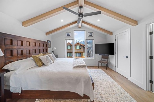 4-810 3Rd Street, Canmore, AB - Indoor Photo Showing Bedroom