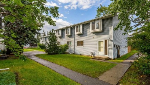 16-4810 40 Avenue SW Calgary, AB T3E 1E5