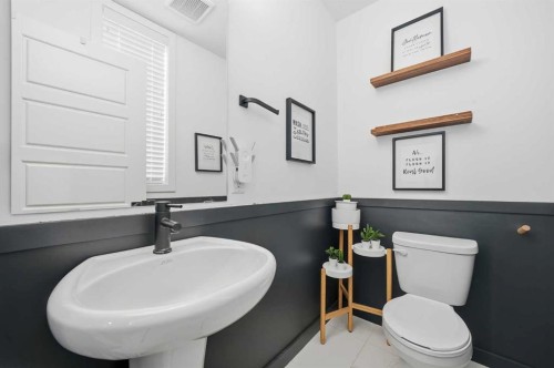 93 Walgrove Common Se, Calgary, AB - Indoor Photo Showing Bathroom
