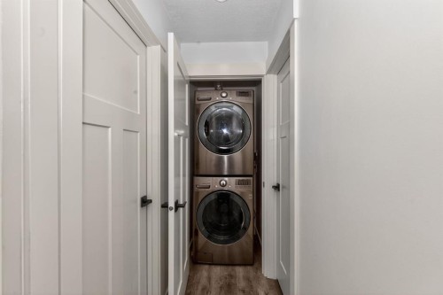 432 Ogden Drive Se, Calgary, AB - Indoor Photo Showing Laundry Room