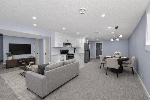 432 Ogden Drive Se, Calgary, AB - Indoor Photo Showing Other Room