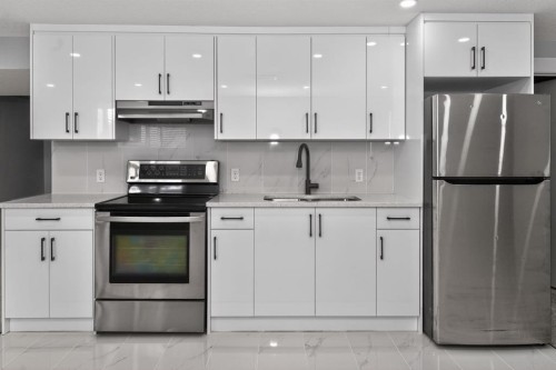 432 Ogden Drive Se, Calgary, AB - Indoor Photo Showing Kitchen With Upgraded Kitchen