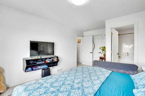 170 Savanna Walk Ne, Calgary, AB - Indoor Photo Showing Bedroom