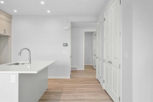 659 Buffaloberry Manor Se, Calgary, AB - Indoor