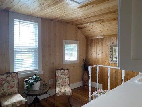 123 Main Street, Kinsella, AB 