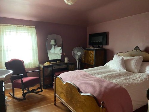 123 Main Street, Kinsella, AB 