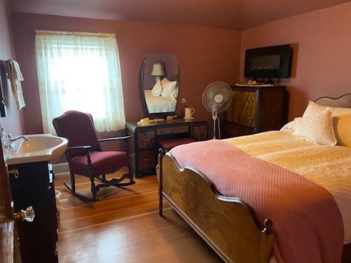 123 Main Street, Kinsella, AB 