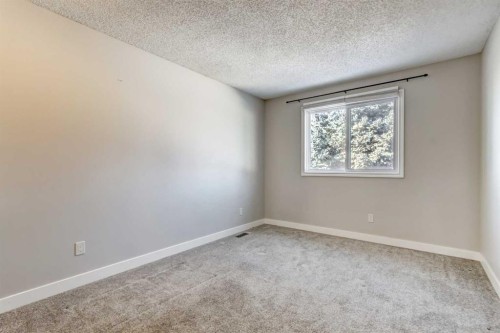 83 Hawkfield Crescent Nw, Calgary, AB - Indoor Photo Showing Other Room