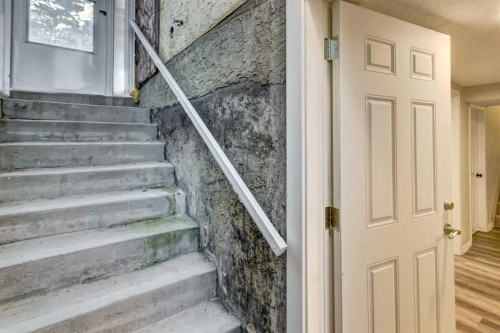 83 Hawkfield Crescent Nw, Calgary, AB - Indoor Photo Showing Other Room