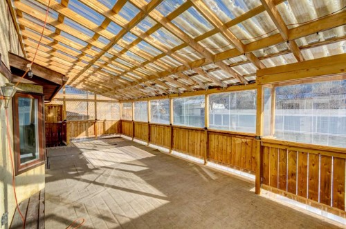 83 Hawkfield Crescent Nw, Calgary, AB - Indoor Photo Showing Other Room