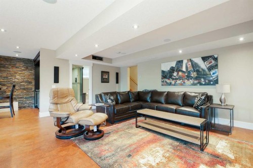 664 29 Avenue Nw, Calgary, AB - Indoor Photo Showing Living Room