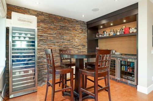 664 29 Avenue Nw, Calgary, AB - Indoor