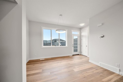 17 Sora Gate Se, Calgary, AB - Indoor Photo Showing Other Room