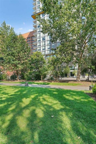 2705-310 12 Avenue Sw, Calgary, AB - Outdoor