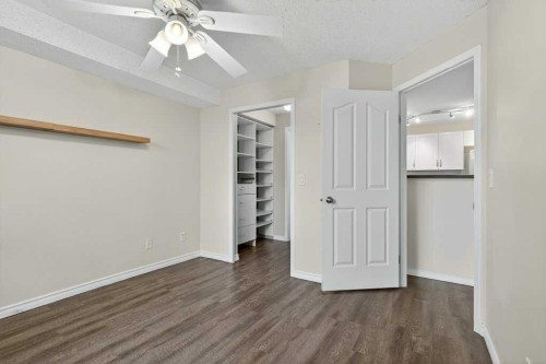 4316-10 Prestwick Bay Se, Calgary, AB - Indoor Photo Showing Other Room