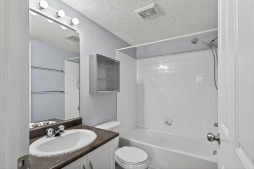 4316-10 Prestwick Bay Se, Calgary, AB - Indoor Photo Showing Bathroom